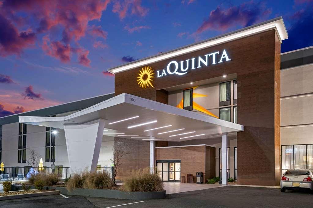La Quinta By Wyndham Columbus Ms Hotel Exterior foto