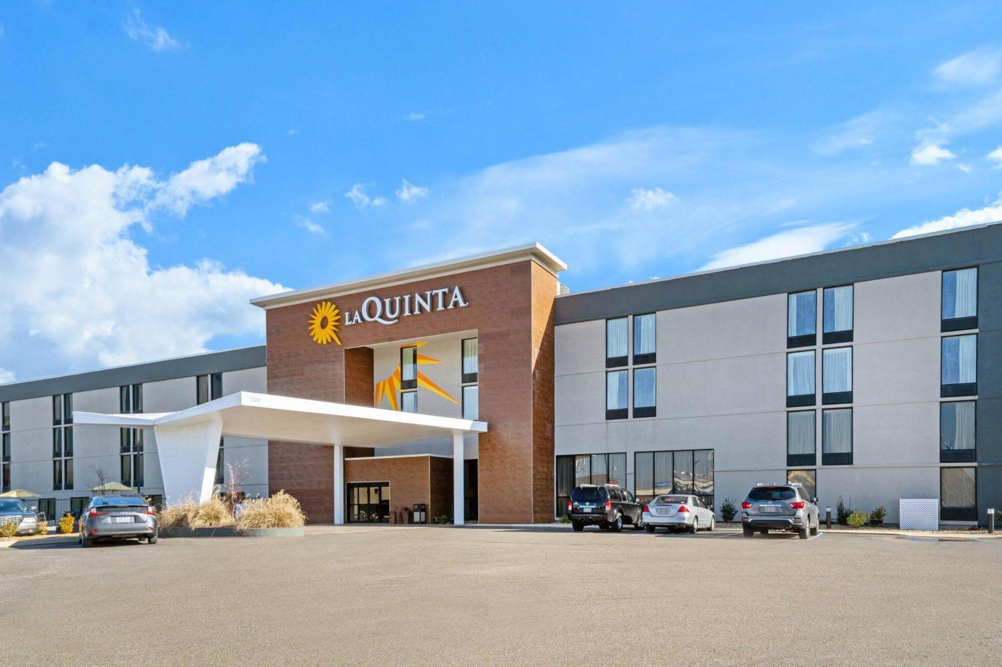 La Quinta By Wyndham Columbus Ms Hotel Exterior foto